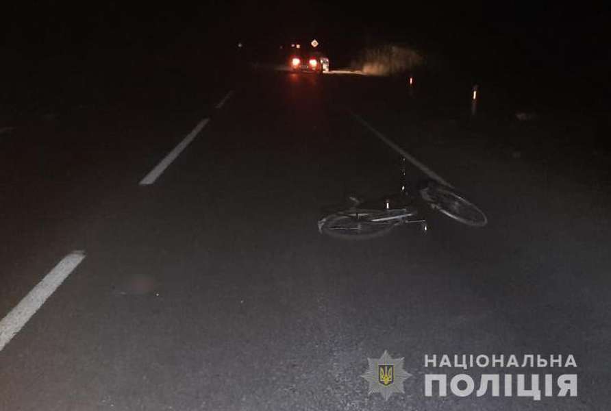 Під Луцьком Volkswagen збив 53-річного велосипедиста (фото)