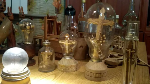 80-річний майстер з Волині показав свою колекцію мініатюр (фото, відео)