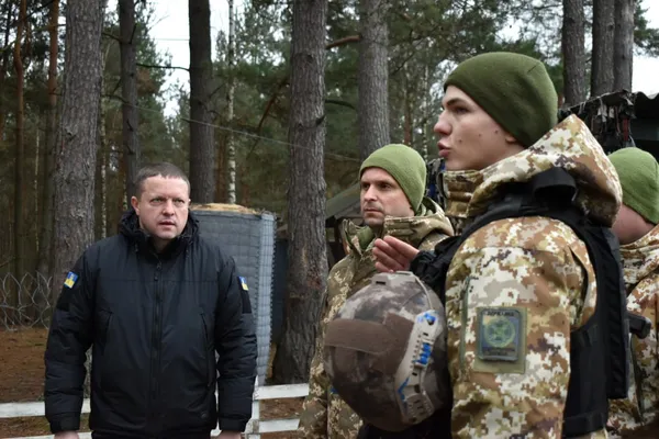 Голова Волинської ОВА Іван Рудницький оглянув фортифікаційні споруди уздовж кордону з Білоруссю