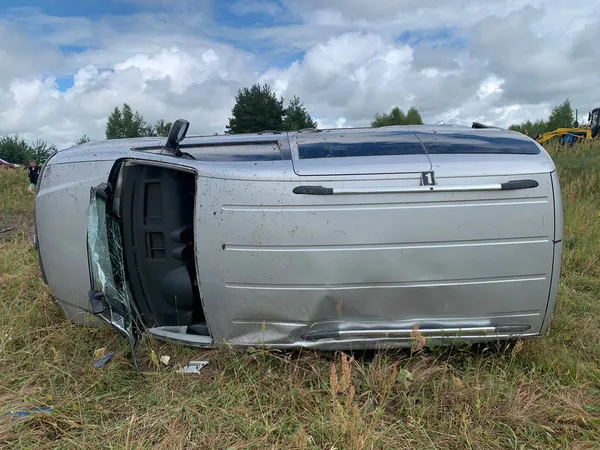 На Любешівщині перекинувся Volkswagen: у лікарні 19-річний водій та його брат-школяр (фото)