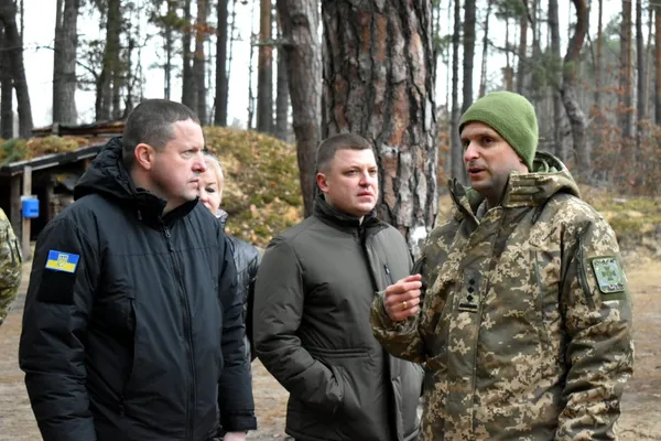 Голова Волинської ОВА Іван Рудницький оглянув фортифікаційні споруди уздовж кордону з Білоруссю