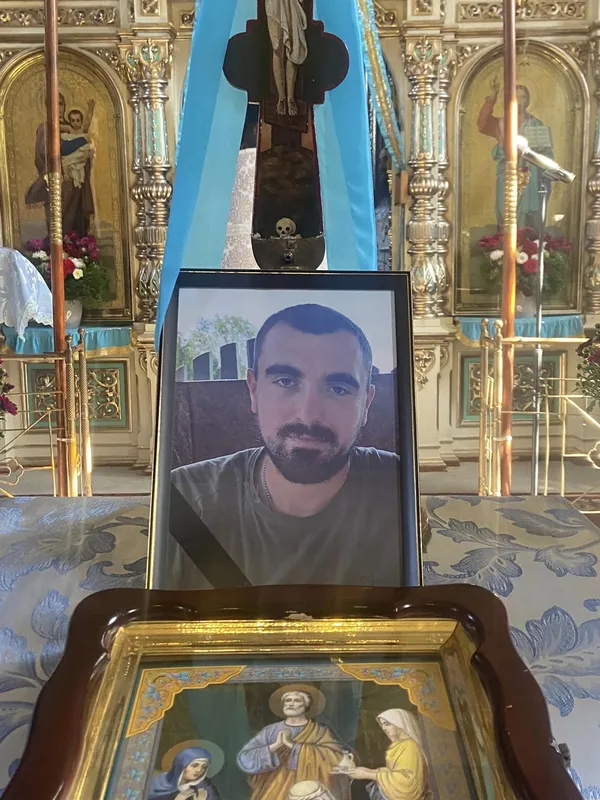 Зустріли на колінах: на Волині попрощалися з воїном Олександром Шевчуком (фото)