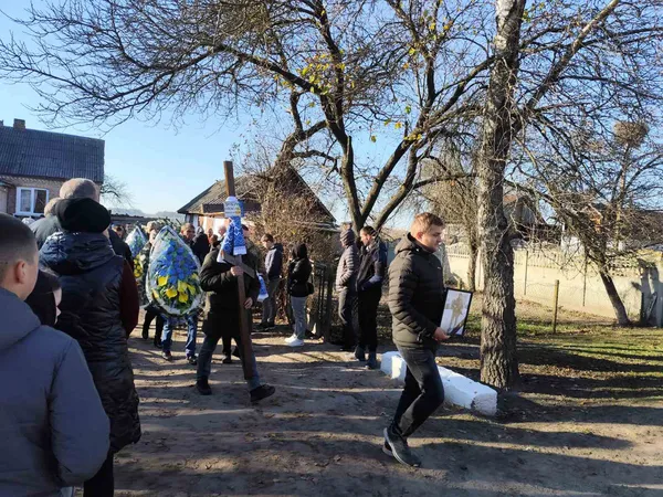 Батьки лишились без дитини: під Луцьком поховали молодого Героя Олександра Друкачука (фото)