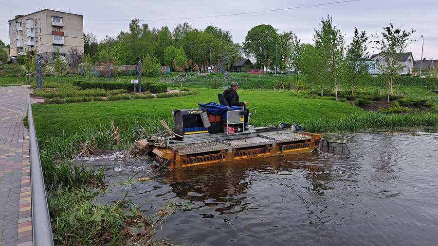 У Володимирі чистять річку в парку «Риловиця» (фото)