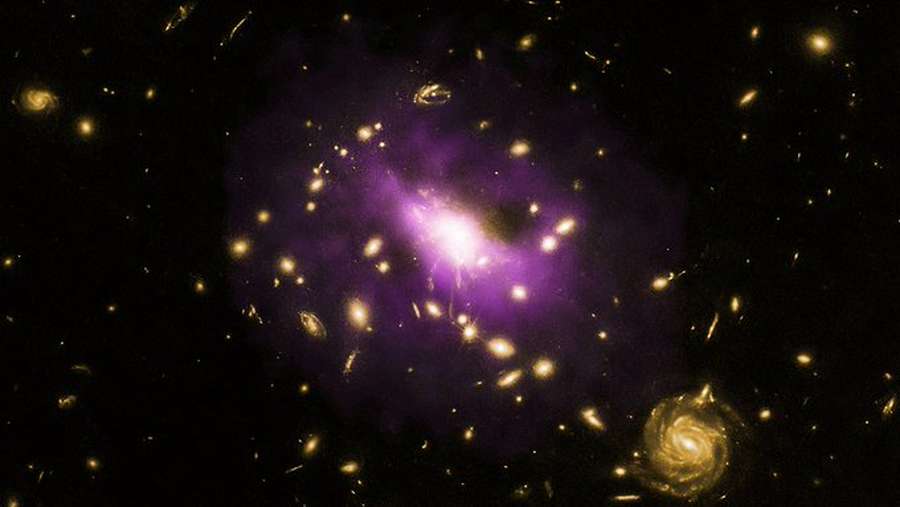 Обсерваторія NASA показала фото надмасивного скупчення галактик (фото)