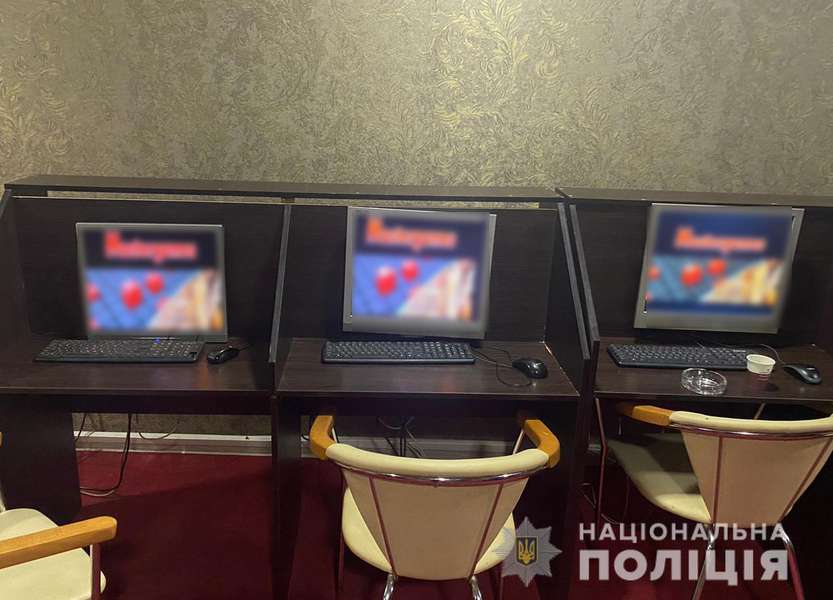 У Луцьку на Соборності «накрили» підпільне казино (фото)