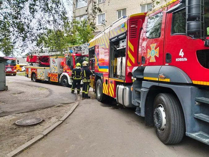 У Ковелі – пожежа: з багатоповерхівки евакуювали 20 людей і собаку (фото)