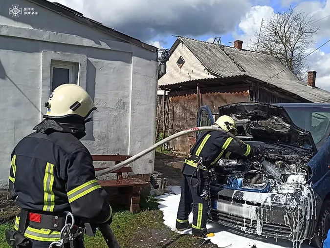 У Ківерцях загорівся легковий автомобіль