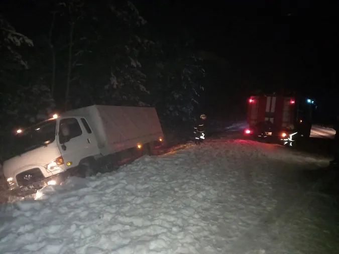 На Волині чотири автомобілі злетіли в кювет