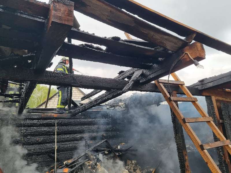 У Луцькому районі дитина випадково підпалила хату (фото)