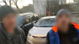 У Луцьку затримали двох підозрілих чоловіків, які ходили по під'їздах (фото)