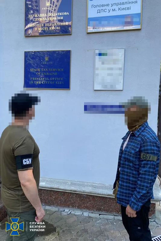 На хабарях затримали одного з головних податківців Києва (фото)