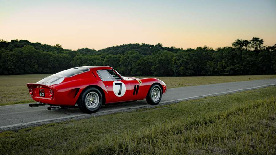 На аукціоні продали класичний Ferrari за рекордні $51,7 мільйона (фото)