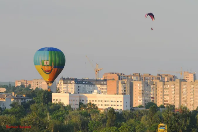 Луцьке небо «всіяне» кулями: у місті триває карнавал (фото)