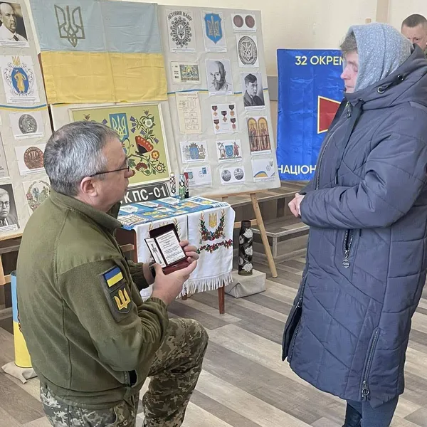Родині загиблого захисника з Торчинської громади вручили посмертну нагороду (фото)