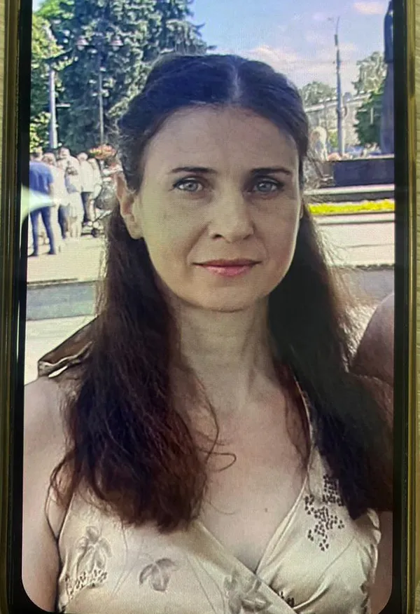 Пішла з дому та не повернулася: шукають 45-річну лучанку