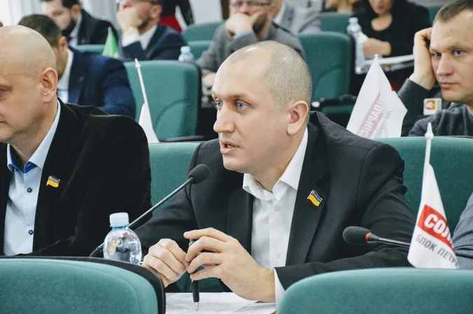 «Може, нам треба піти на перевибори?» - депутат Луцькради