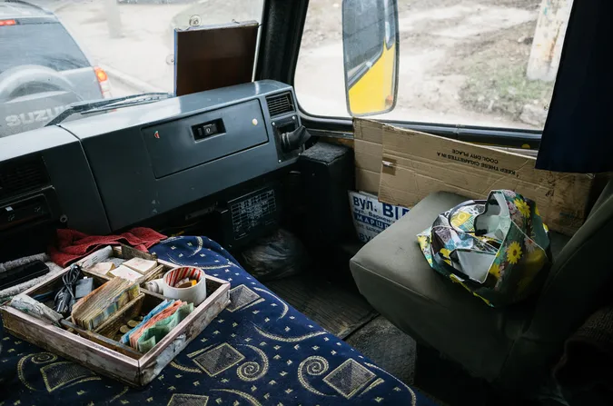 «Кеш» у маршрутці: чому луцькі водії продовжують брати готівку