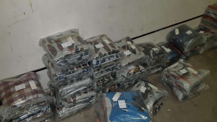 В «Ягодині » затримали 20 пакунків трикотажу з Польщі (фото)