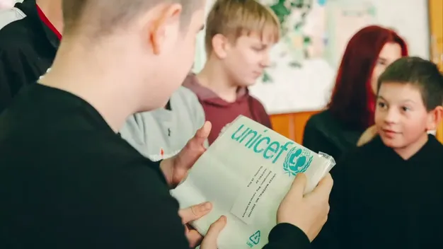«Школа в коробці»: як волинські волонтери та UNICEF підтримують школярів під час війни (фото, відео)