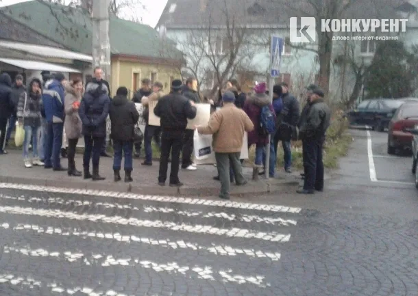 Працівники ЛПЕ блокували дорогу біля Луцькради