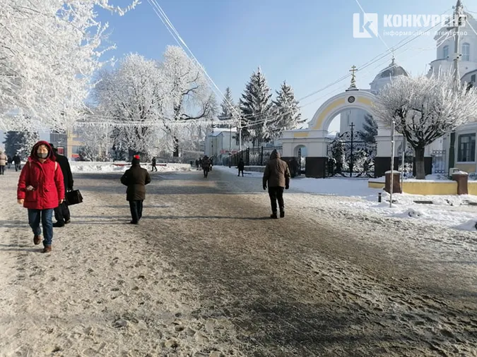 Казково: світлини Луцька, засипаного снігом