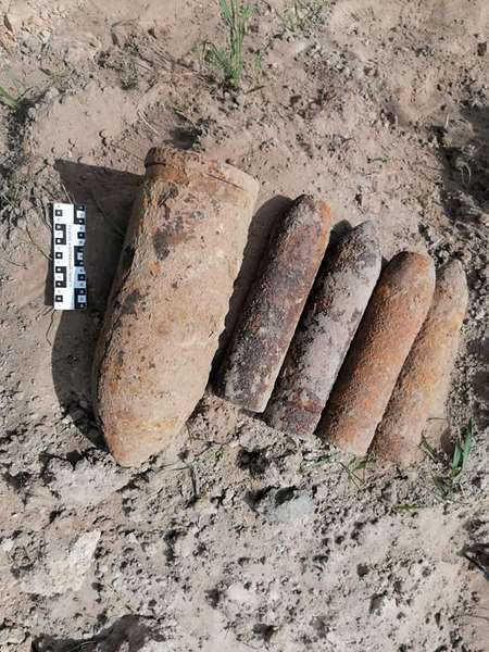 На Волині селяни знайшли сім снарядів часів минулої війни (фото, відео)