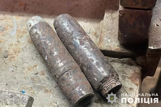 На Тернопільщині в руках чоловіка здетонувала міна, яку він знайшов на городі (фото)