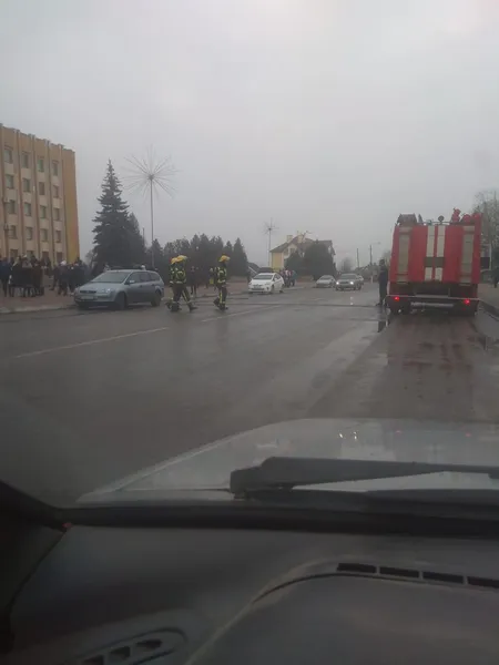 У Нововолинську міськраду «замінували» рюкзаком з брудним одягом (фото)