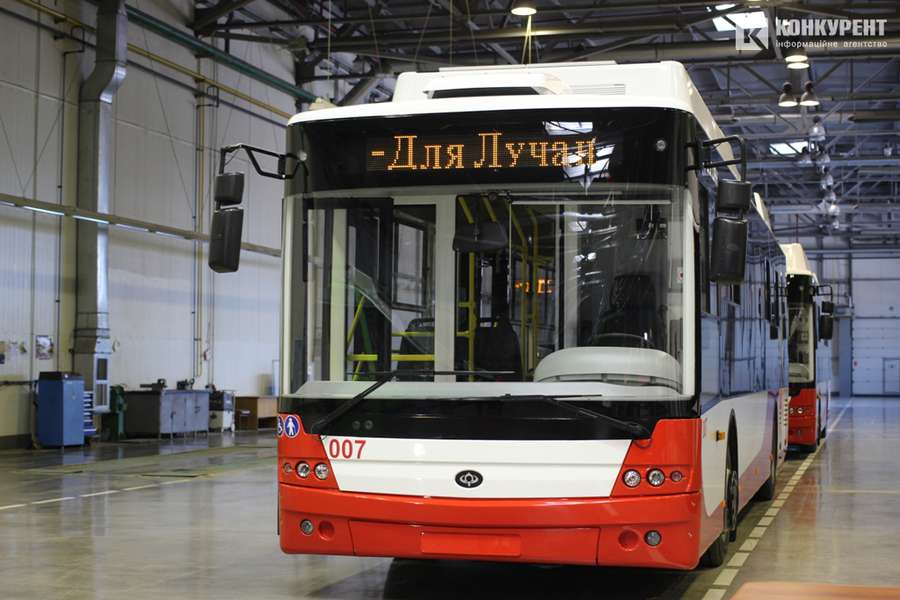 Красені на п'ять мільйонів: Луцьк отримав ще чотири нові тролейбуси (фото,відео)
