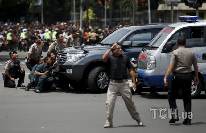 Невідомі бойовики спровокували вибухи у столиці Індонезії. Є загиблі