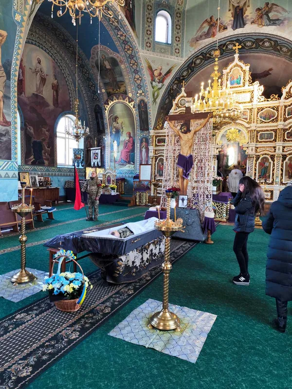 На Волині попрощалися з десантником з Донеччини Максимом Постєвкою (фото)