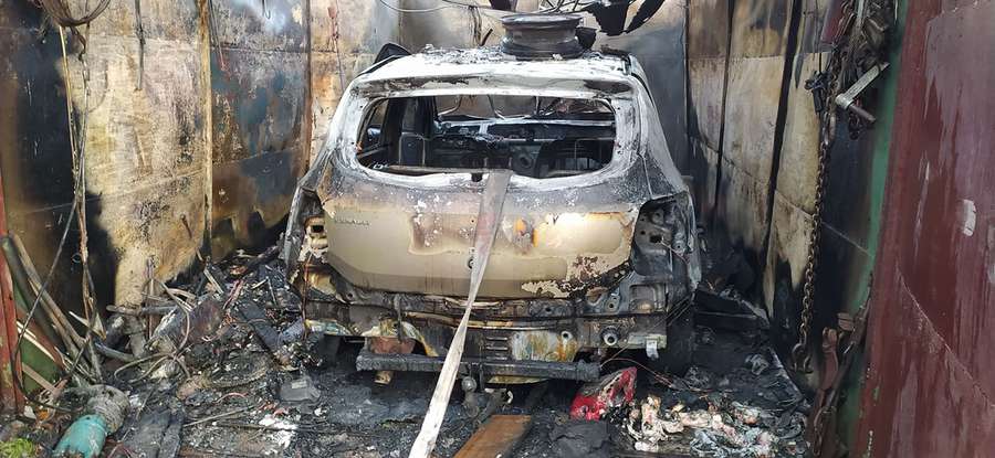 Пожежа у Луцьку: автомобіль згорів ущент (фото)