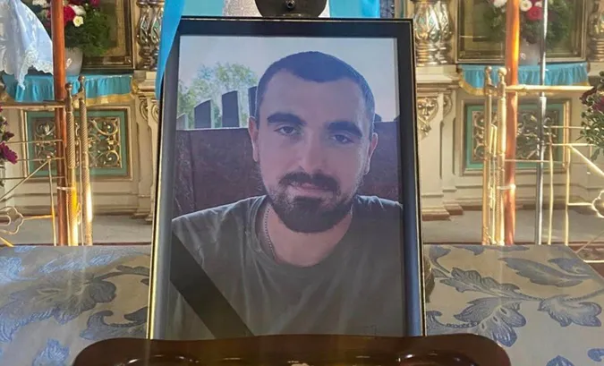 Зустріли на колінах: на Волині попрощалися з воїном Олександром Шевчуком (фото)