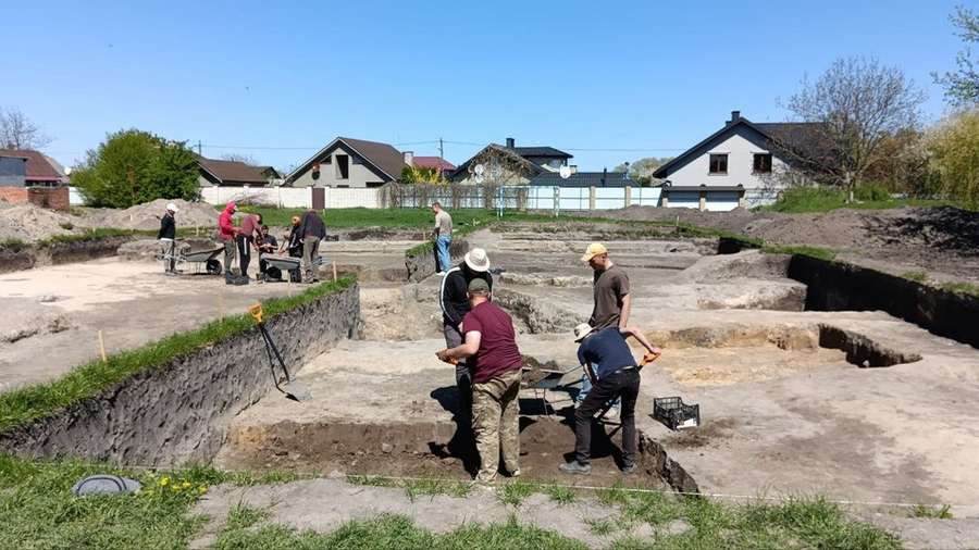 На Волині хочуть збудувати укриття для школярів на місці археологічних розкопок (фото, відео)