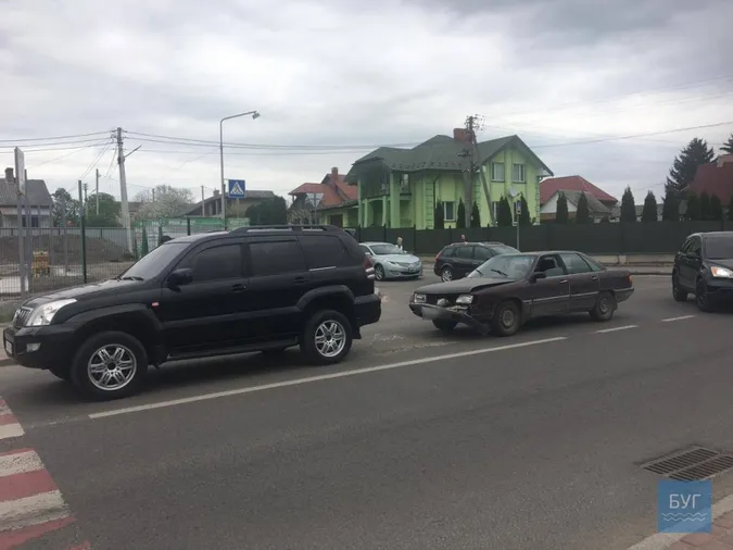 У Володимирі – ДТП перед «зеброю» (фото)