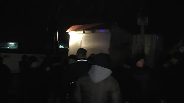 На луцькій автостанції вночі демонтували кіоски (відео)