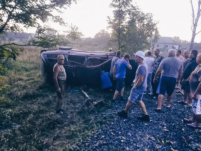 Один чоловік загинув: подробиці ДТП на Волині, в якій авто злетіло у кювет (фото)