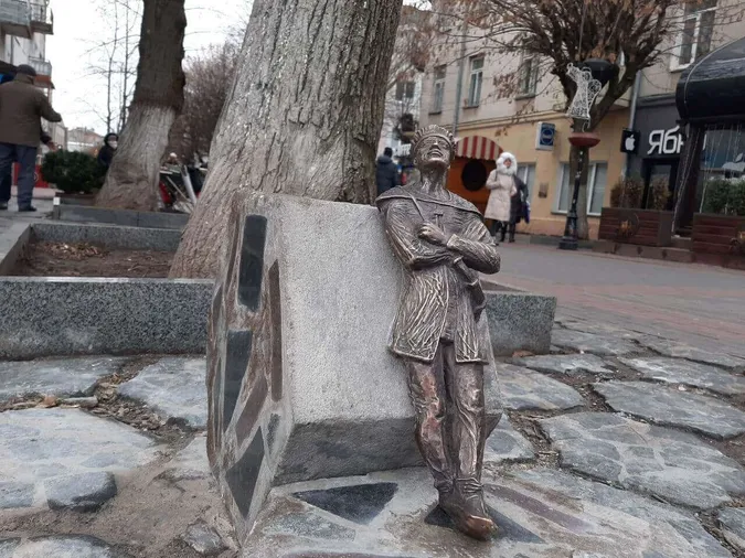 Вогняр і Трилінко: у Луцьку двоє нових кликунів (фото)