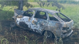 Двоє загиблих: на Волині авто злетіло в кювет і згоріло (фото)