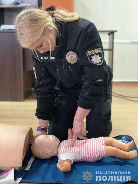 Волинські поліцейські вчились надавати першу медичну допомогу (фото)