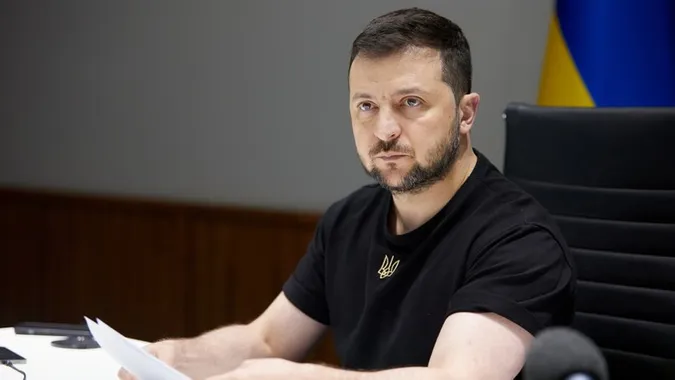 Вночі автомобіль Зеленського потрапив у ДТП, – речник (відео)