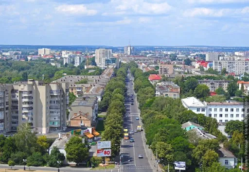 У Луцьку водіїв просять об’їжджати проспект Волі в години пік