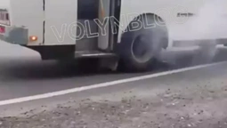 У Луцькому районі під час руху задимівся автобус (відео)