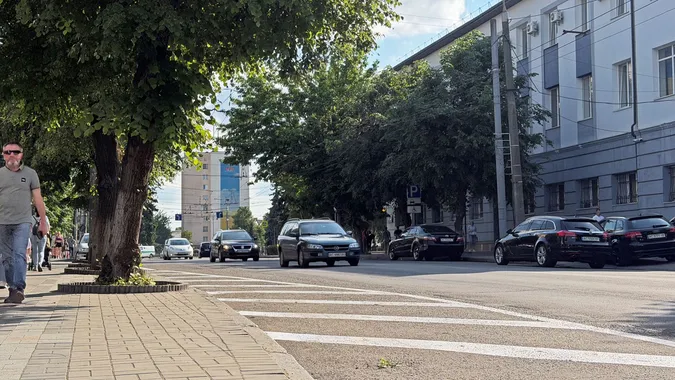У Луцьку відновили рух вулицею Степана Бандери (фото)