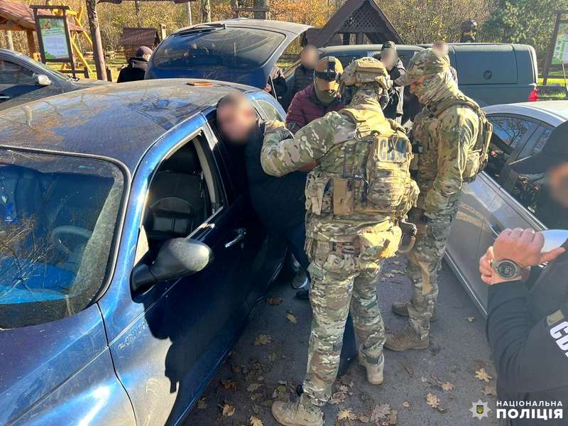 АК-12, РПГ, гранати та набої: затримали торговця зброєю з Луцька (фото)