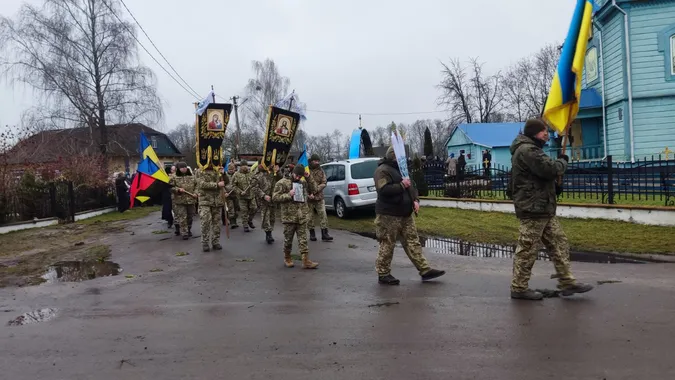 На Волині попрощалися з воїном Ростиславом Слєсарем (фото)