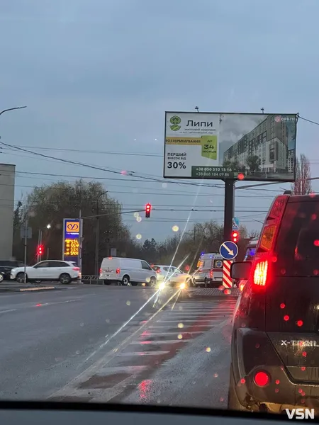 У Луцьку легковик влетів у «швидку» (фото)