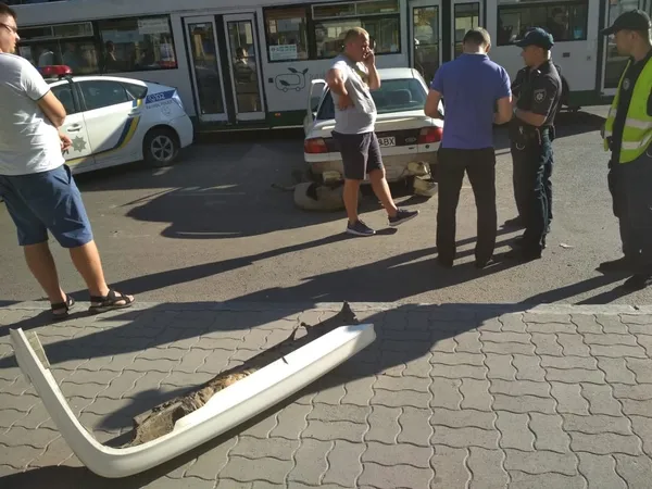 У Луцьку – аварія біля готелю «Україна» (фото)