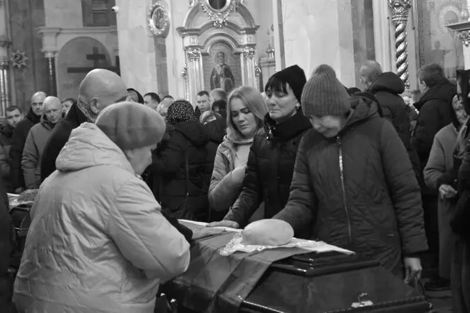 Небо плакало: у Луцьку попрощалися з двома Героями – Вадимом Басарабом та Сергієм Вікторським